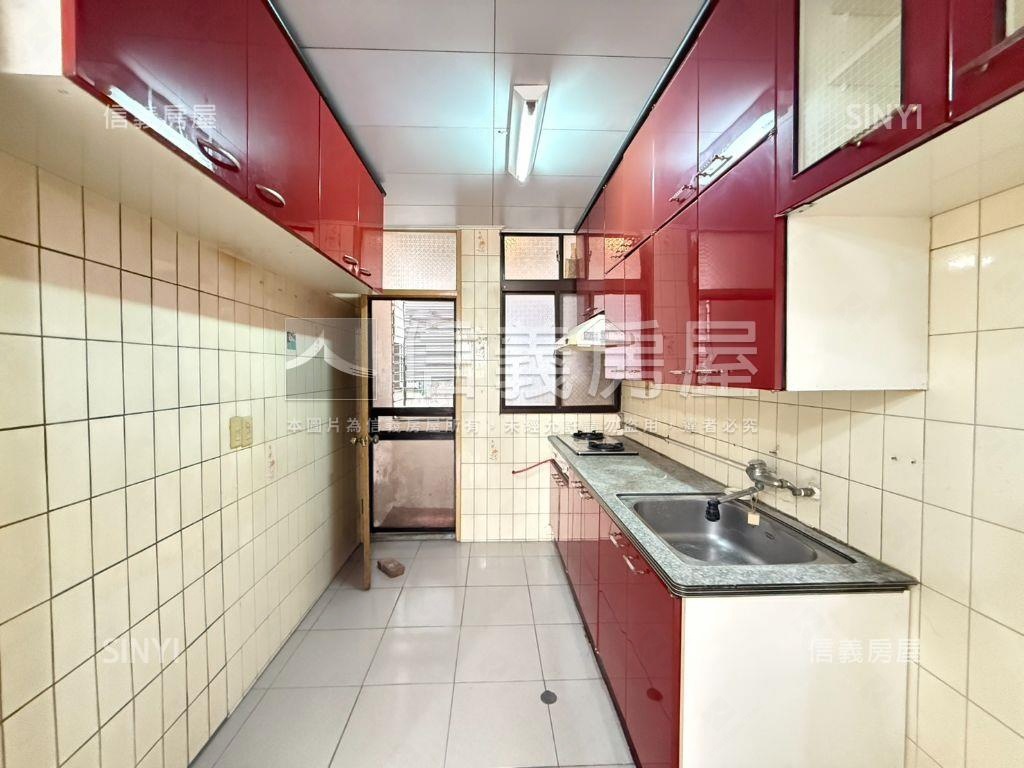 思源路近捷運方正採光三房房屋室內格局與周邊環境