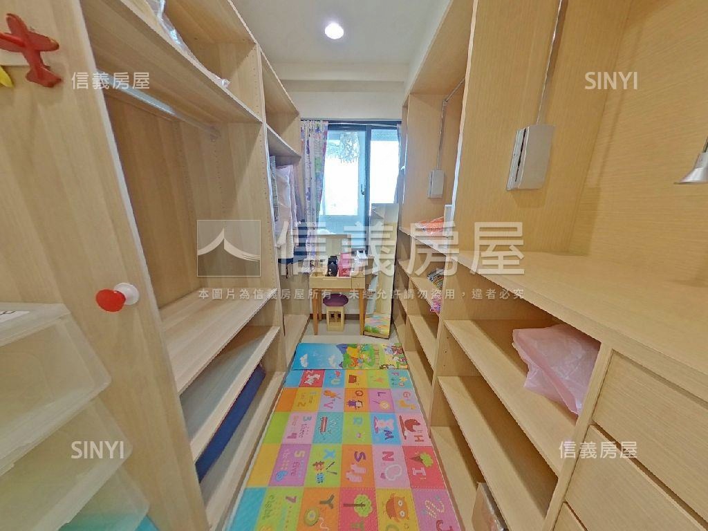 伯爵高樓美裝潢三房車位房屋室內格局與周邊環境