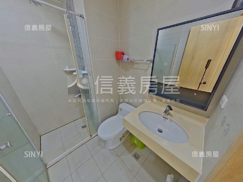 伯爵高樓美裝潢三房車位房屋室內格局與周邊環境