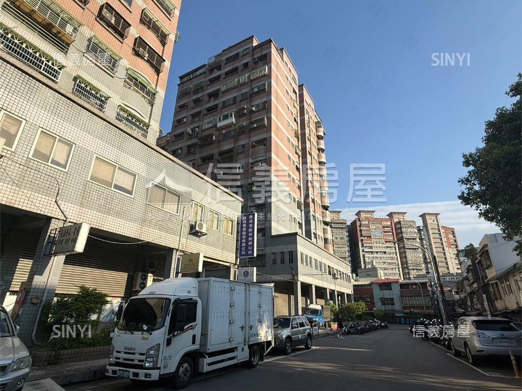 新美國１樓近龍安商圈房屋室內格局與周邊環境