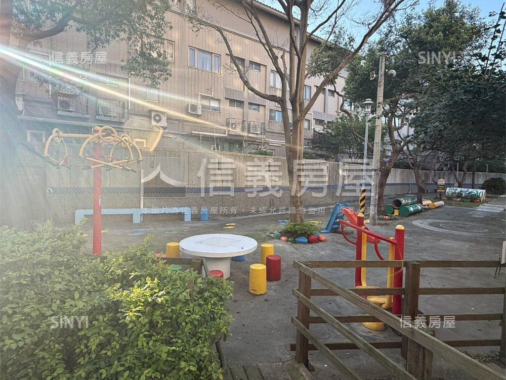 新美國１樓近龍安商圈房屋室內格局與周邊環境