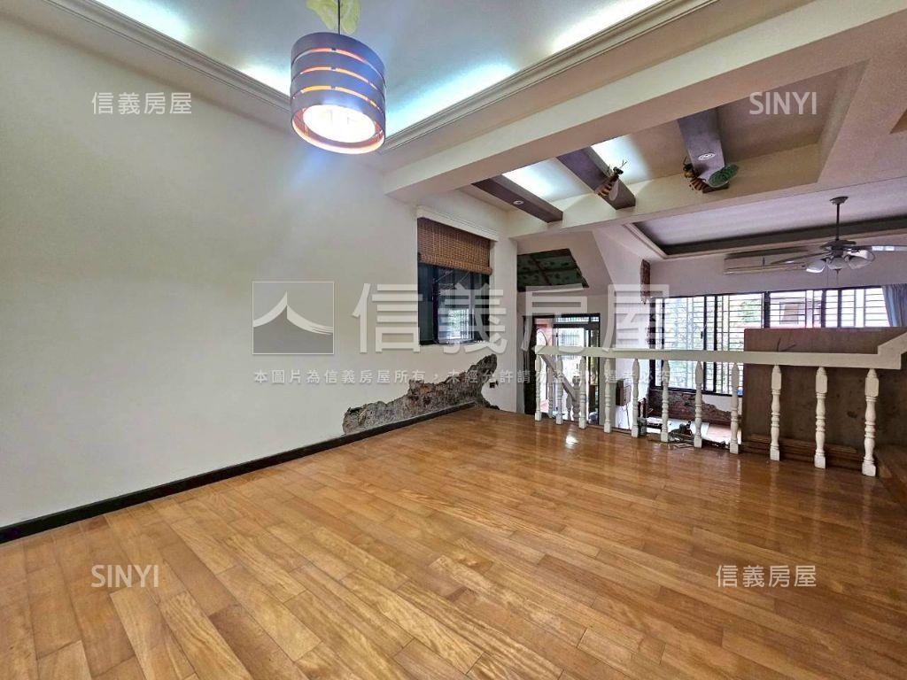 稀有！台北小城車庫透天宅房屋室內格局與周邊環境