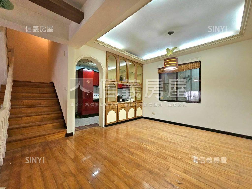 稀有！台北小城車庫透天宅房屋室內格局與周邊環境