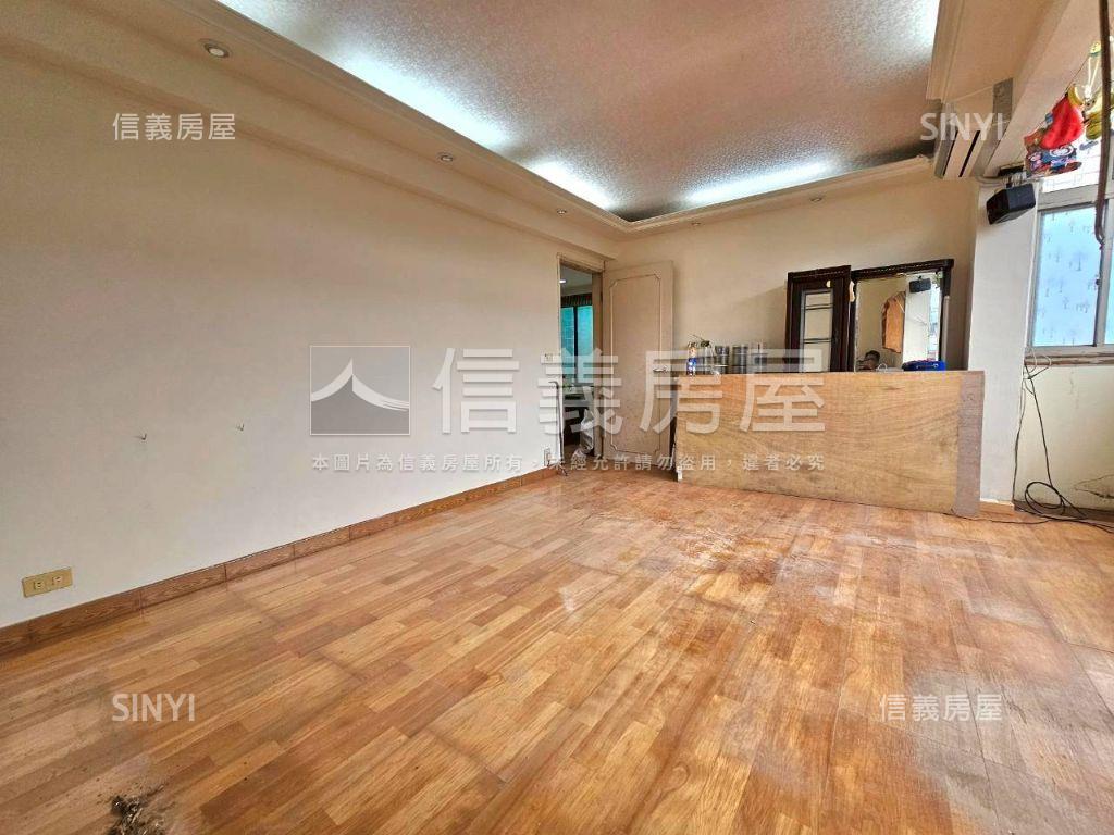 稀有！台北小城車庫透天宅房屋室內格局與周邊環境