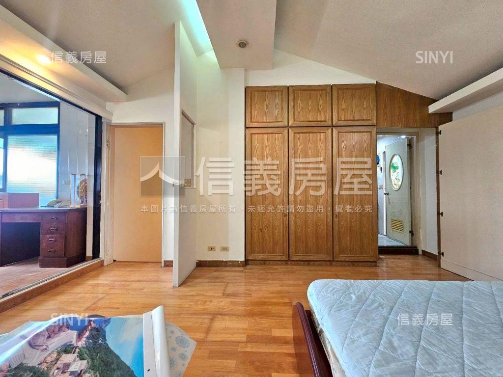 稀有！台北小城車庫透天宅房屋室內格局與周邊環境