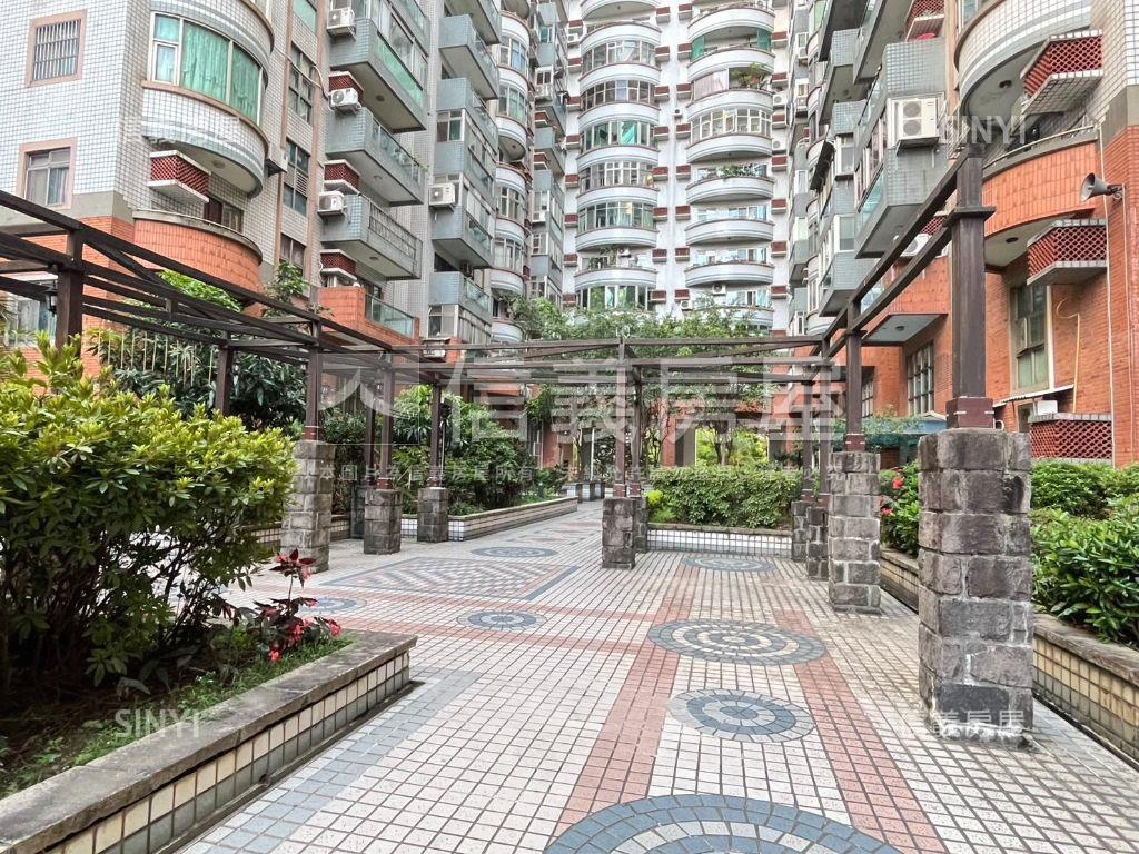 首都花園一樓房屋室內格局與周邊環境