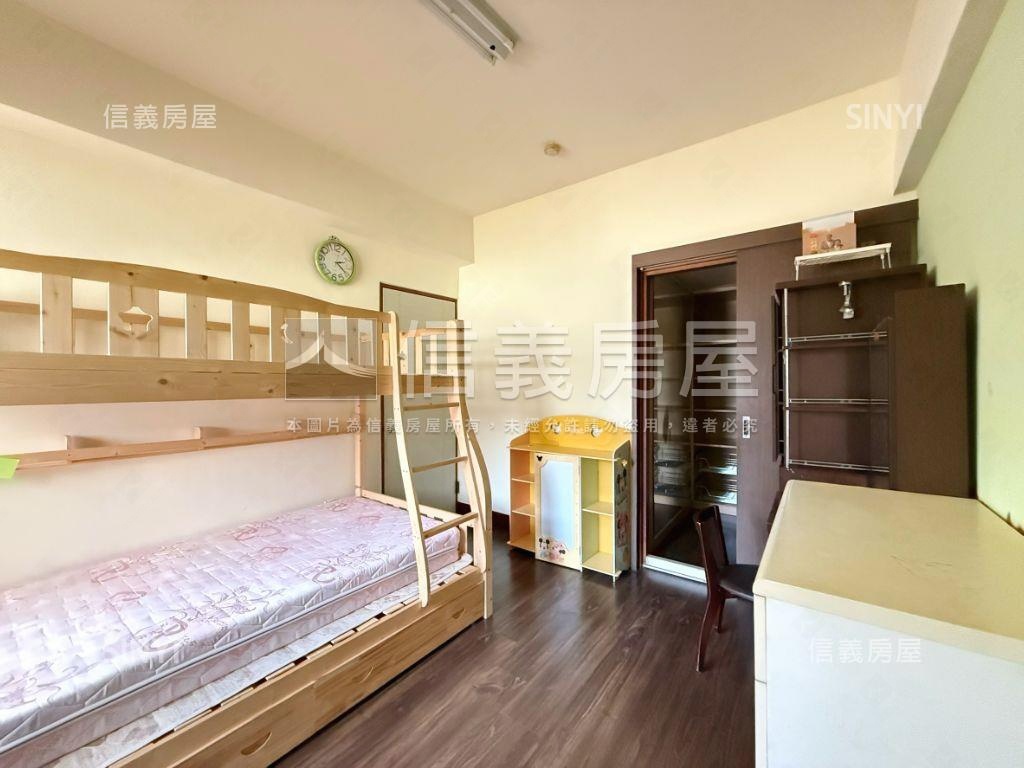 西區文教區屋況好電梯三房房屋室內格局與周邊環境