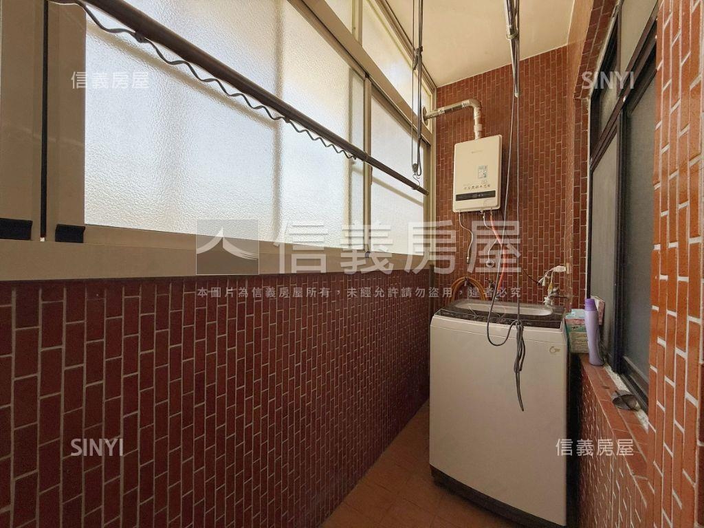 西區文教區屋況好電梯三房房屋室內格局與周邊環境