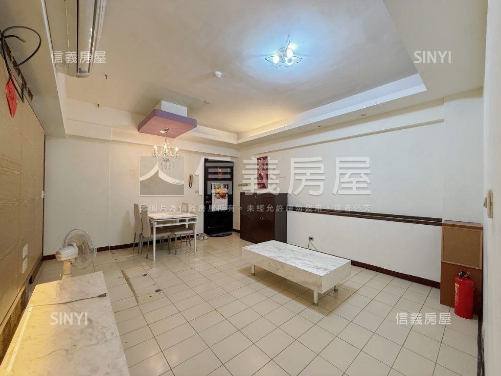 西區文教區屋況好電梯三房房屋室內格局與周邊環境