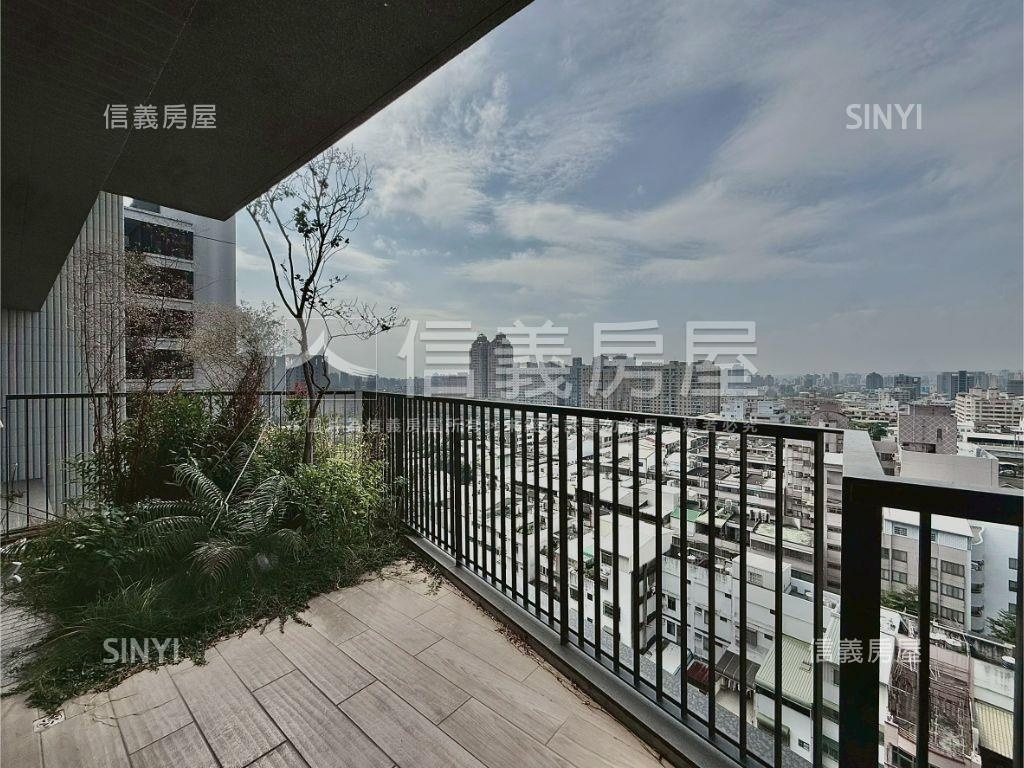 嵐ＣＡＳＡ極美４房雙車位房屋室內格局與周邊環境