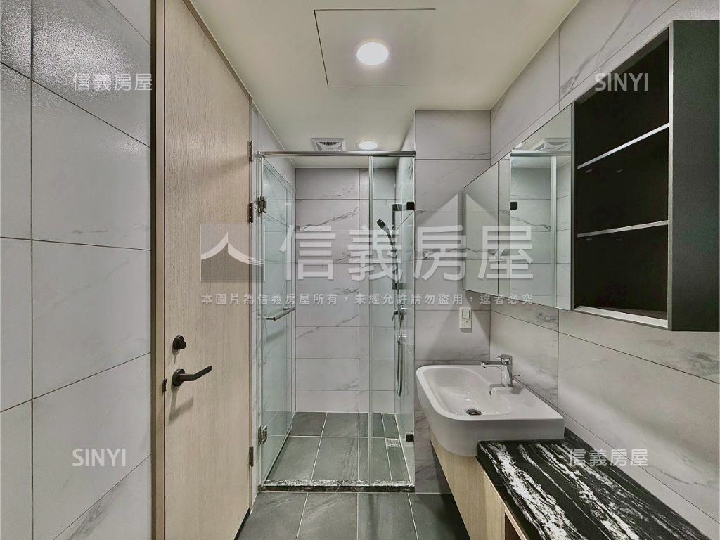 嵐ＣＡＳＡ極美４房雙車位房屋室內格局與周邊環境