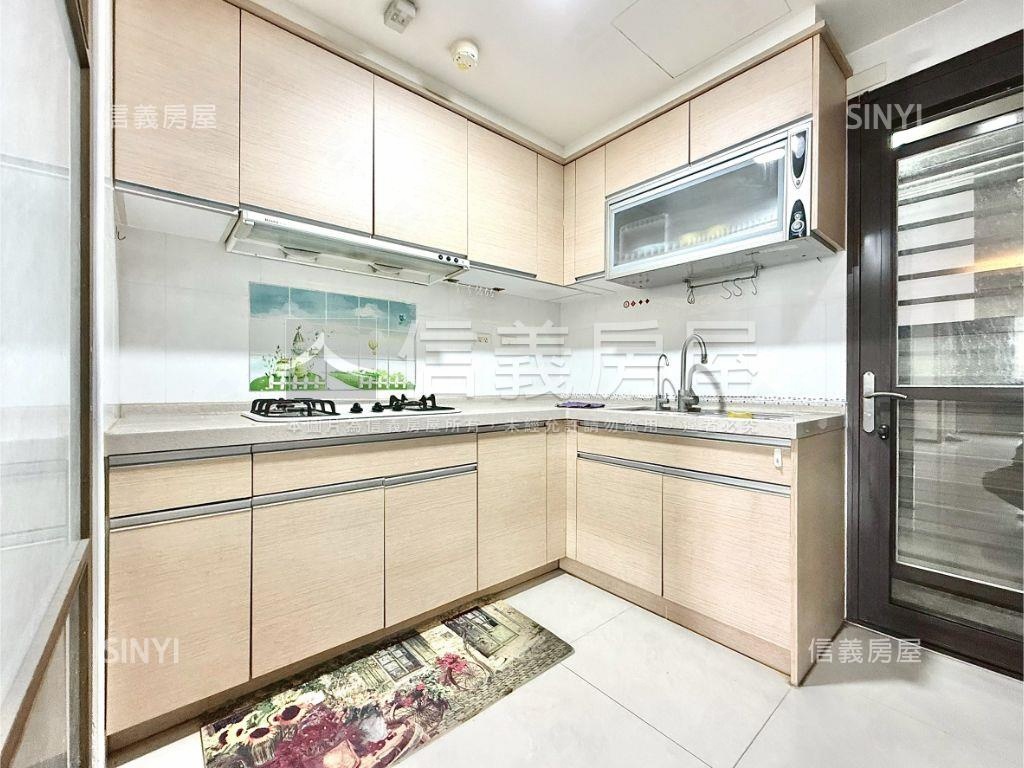 順天帝璟三房平車稀有釋出房屋室內格局與周邊環境