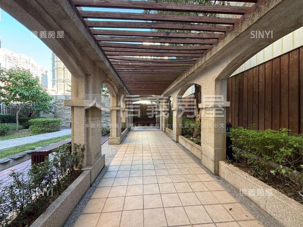 順天帝璟三房平車稀有釋出房屋室內格局與周邊環境