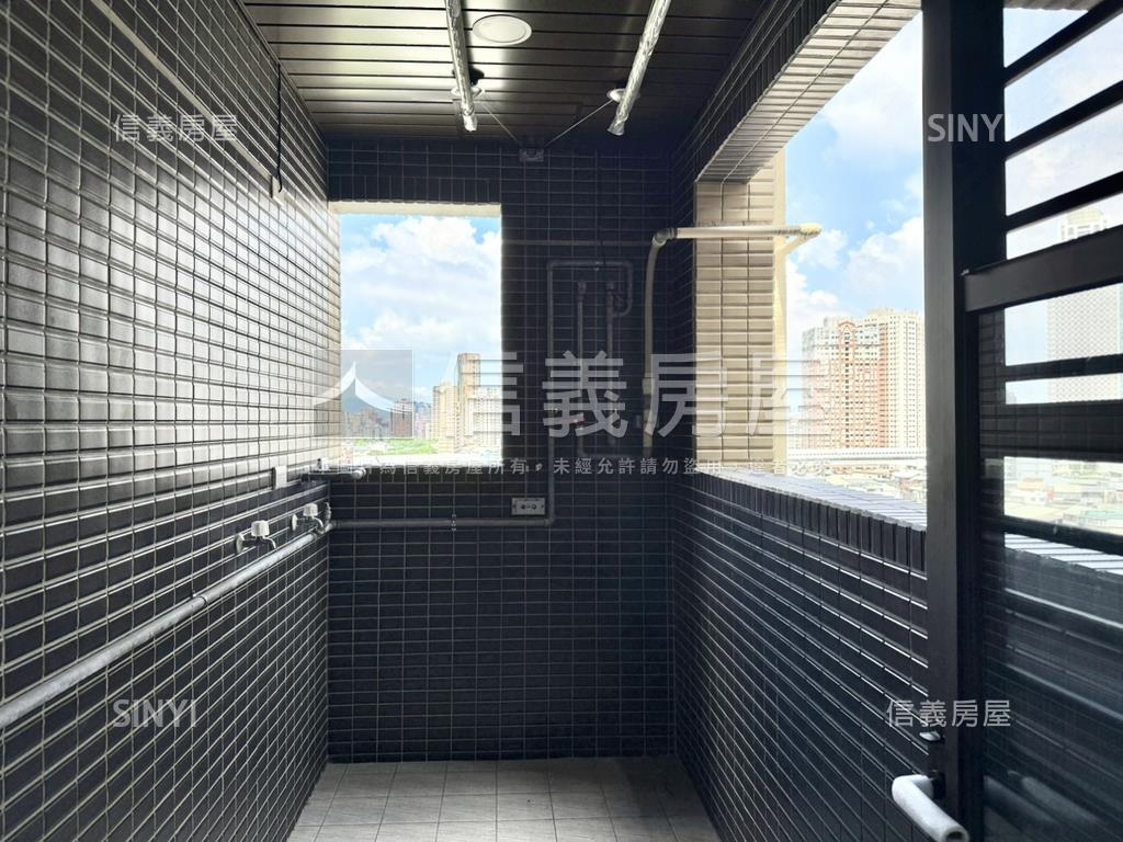 新埔捷運全新落成三房車位房屋室內格局與周邊環境