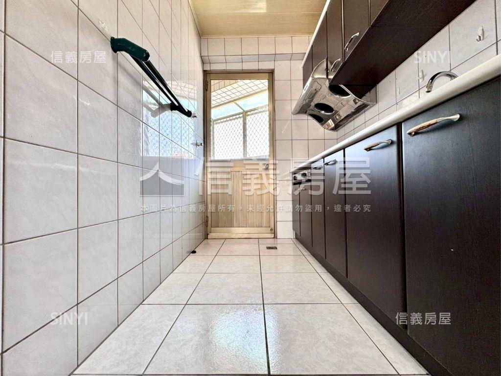 低總價三房附車位房屋室內格局與周邊環境