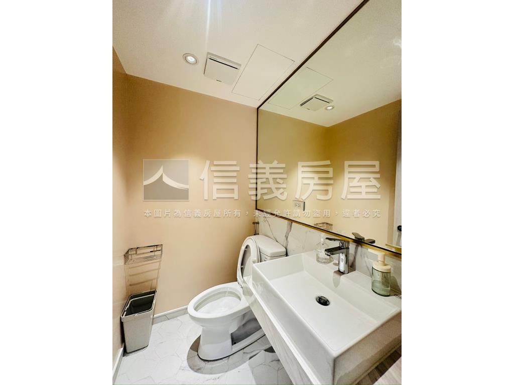 忠孝花園邊間２樓房屋室內格局與周邊環境