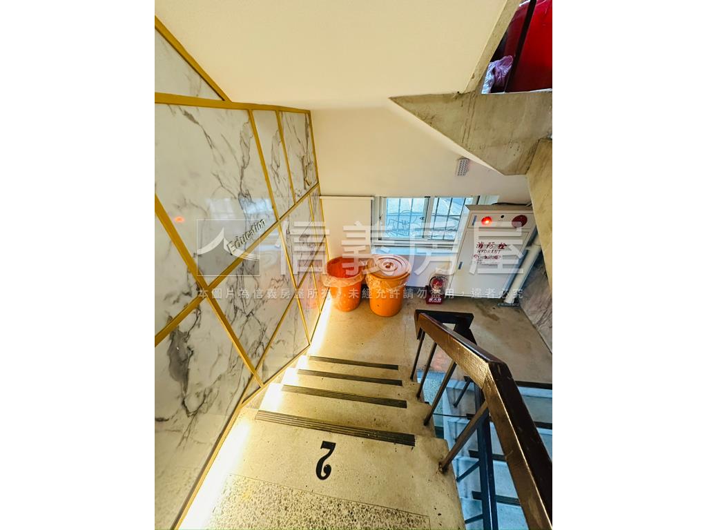 忠孝花園邊間２樓房屋室內格局與周邊環境