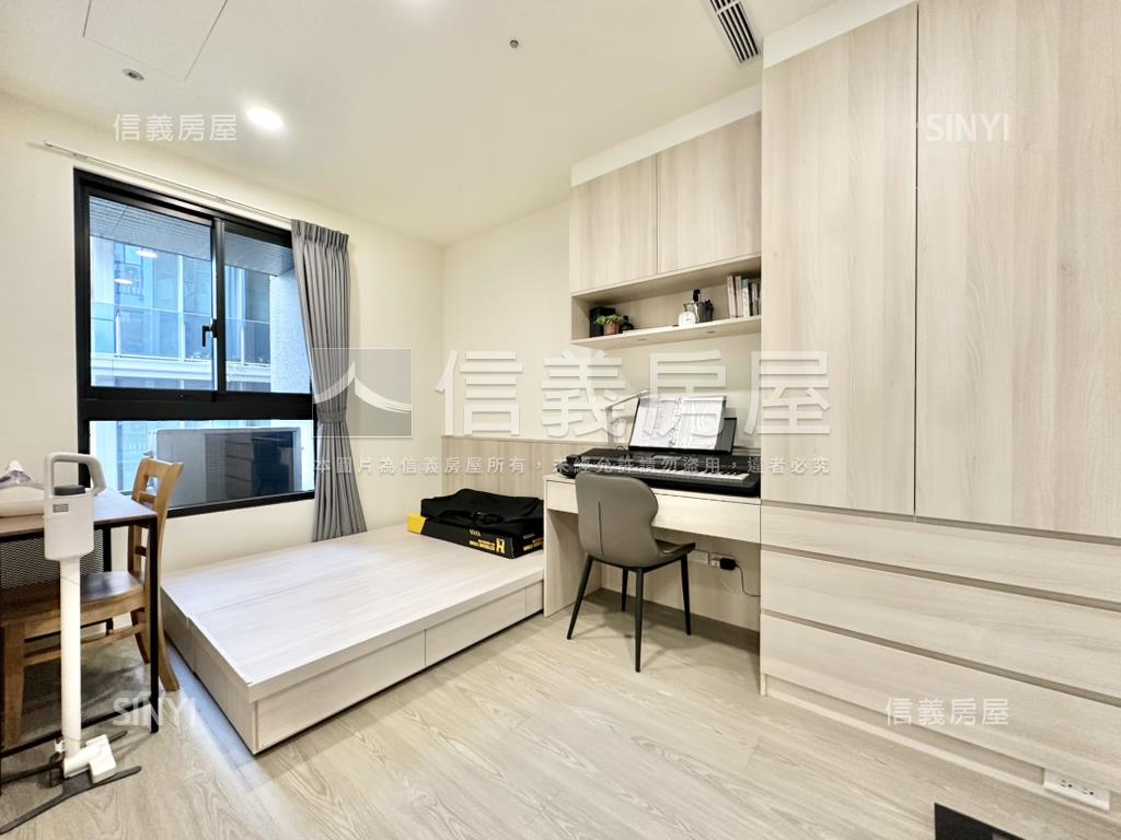 文心１號兩房兩衛精裝潢房屋室內格局與周邊環境