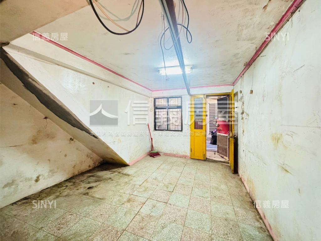 區中心低總價好入手小鋼砲房屋室內格局與周邊環境