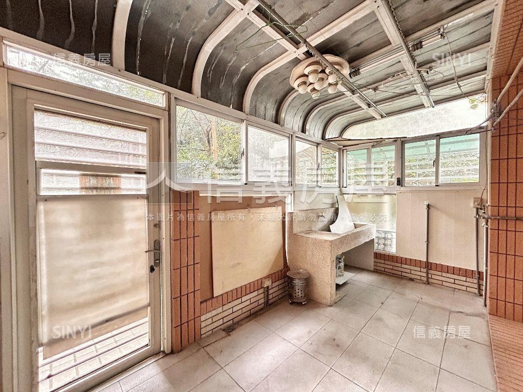 麗源珍品四房車位房屋室內格局與周邊環境