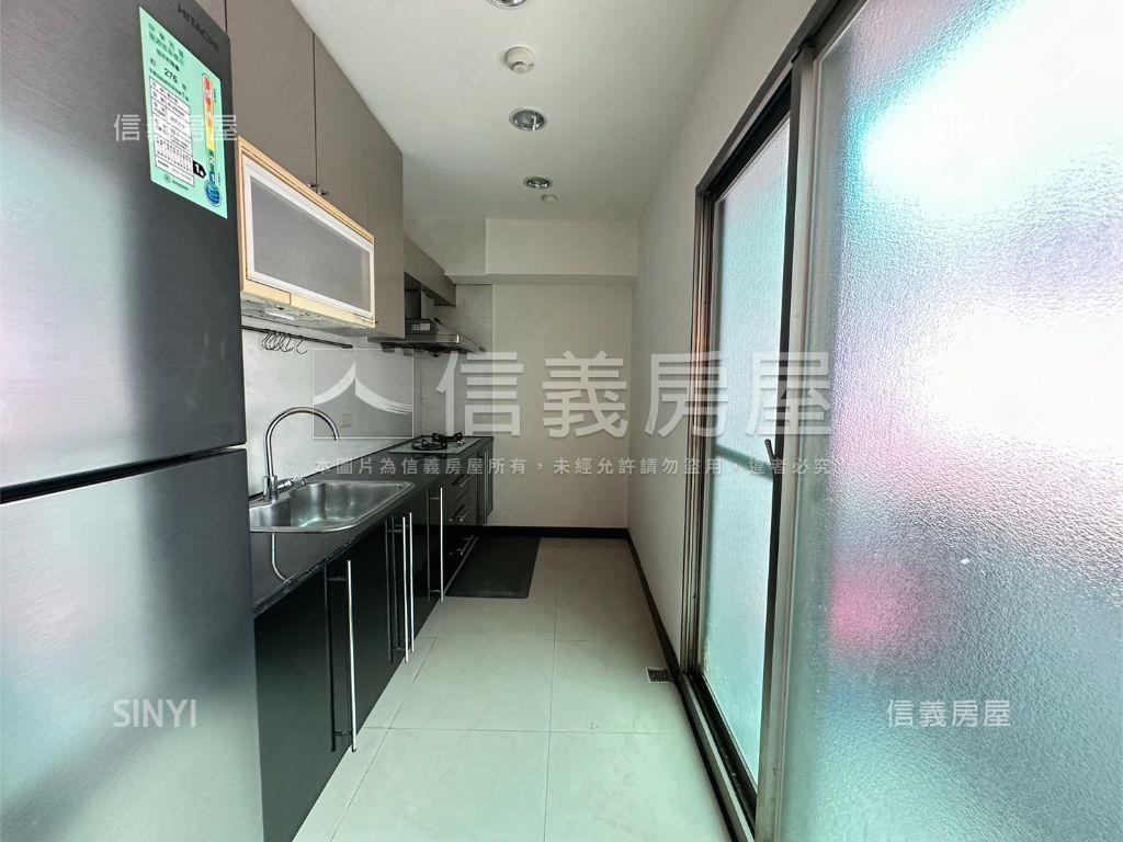 信義安和鴻福大廈３＋１房房屋室內格局與周邊環境