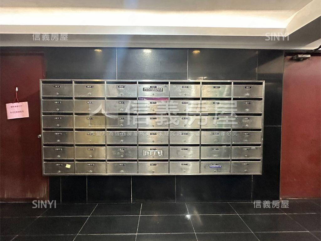 信義安和鴻福大廈３＋１房房屋室內格局與周邊環境