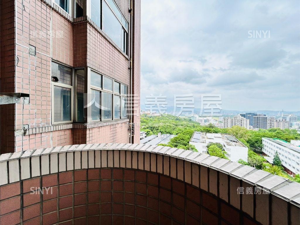 來富天廈平原景觀三房車位房屋室內格局與周邊環境
