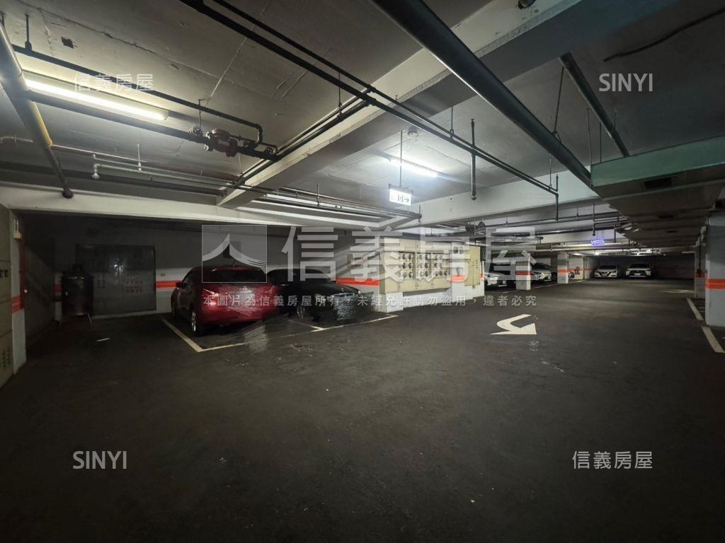 近１１期大三房附平車位房屋室內格局與周邊環境