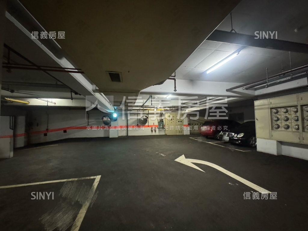 近１１期大三房附平車位房屋室內格局與周邊環境