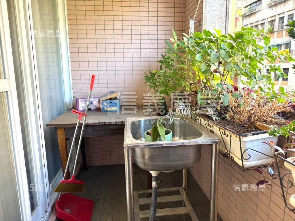 轉正的光民族經典房屋室內格局與周邊環境