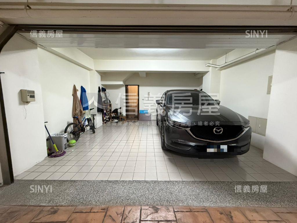 北屯海灣建設五房車庫別墅房屋室內格局與周邊環境