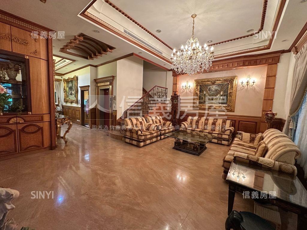 歐式風格巷寬電梯美透天房屋室內格局與周邊環境