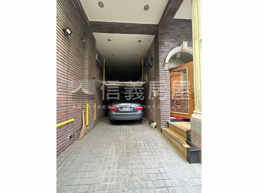 歐式風格巷寬電梯美透天房屋室內格局與周邊環境