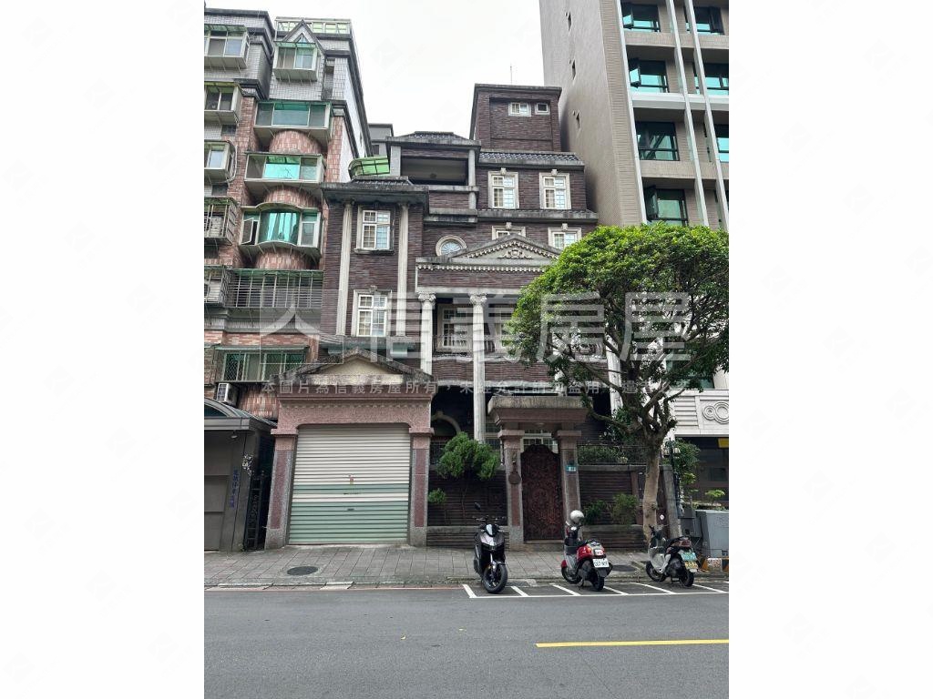 歐式風格巷寬電梯美透天房屋室內格局與周邊環境