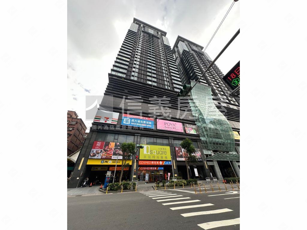 歐式風格巷寬電梯美透天房屋室內格局與周邊環境