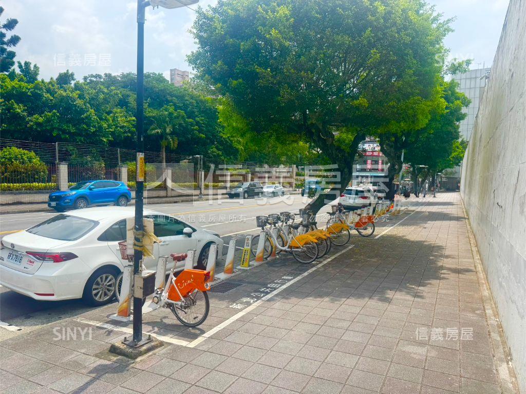 京采大套房附車位房屋室內格局與周邊環境