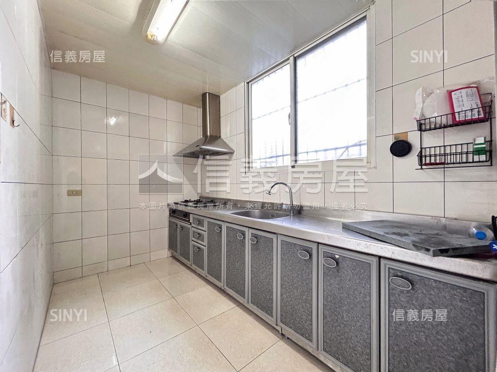 泰山中華街屋況佳大３房房屋室內格局與周邊環境