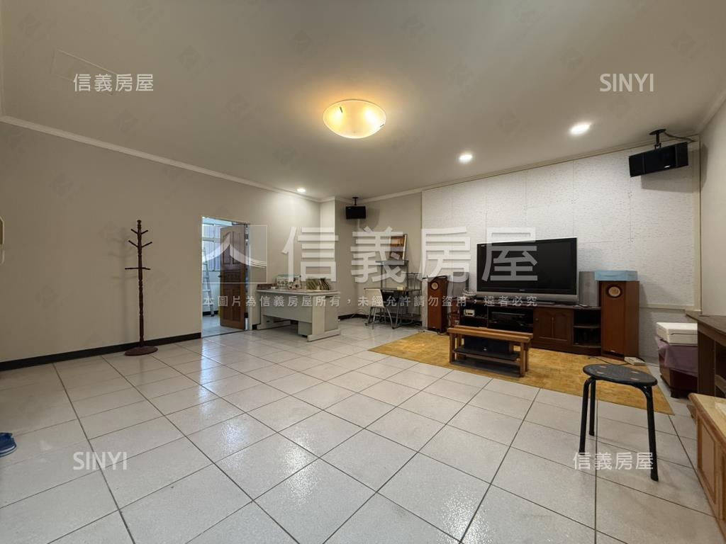 泰山中華街屋況佳大３房房屋室內格局與周邊環境