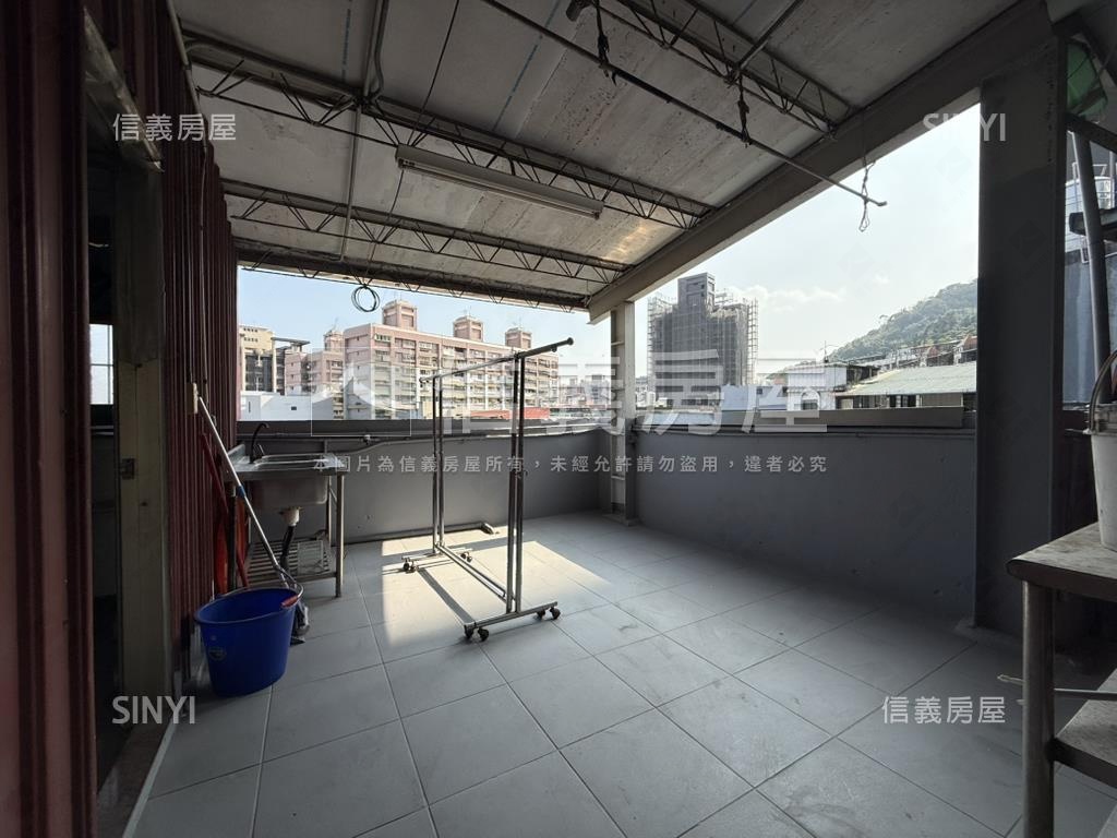 泰山中華街屋況佳大３房房屋室內格局與周邊環境