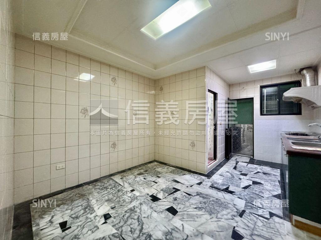近中都三民國小漂亮透天房屋室內格局與周邊環境