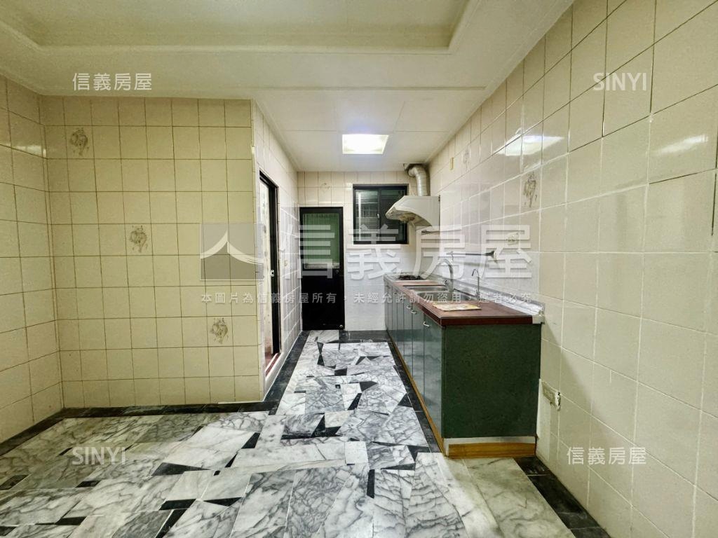 近中都三民國小漂亮透天房屋室內格局與周邊環境