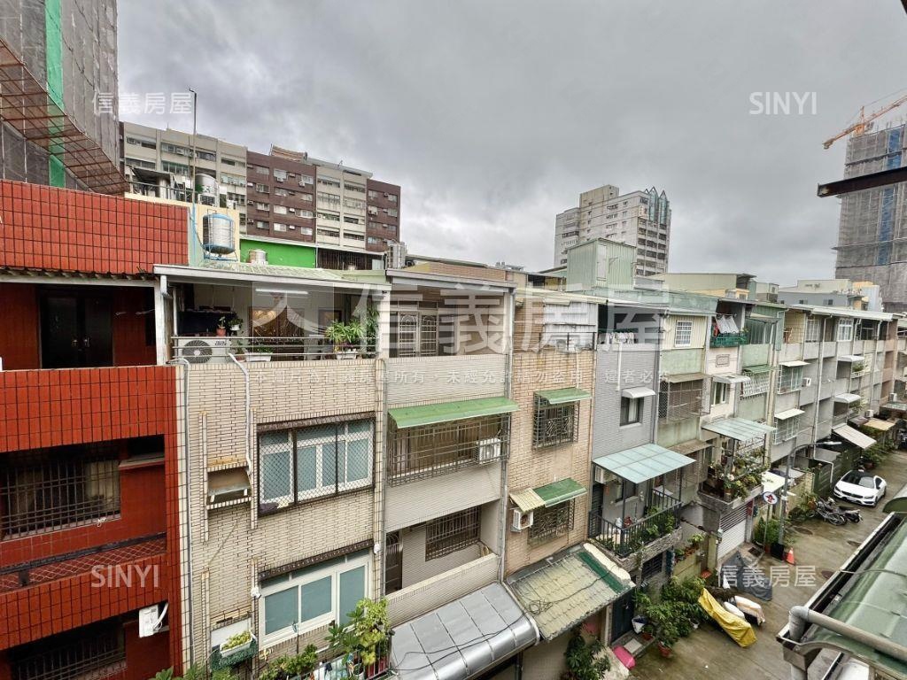近中都三民國小漂亮透天房屋室內格局與周邊環境