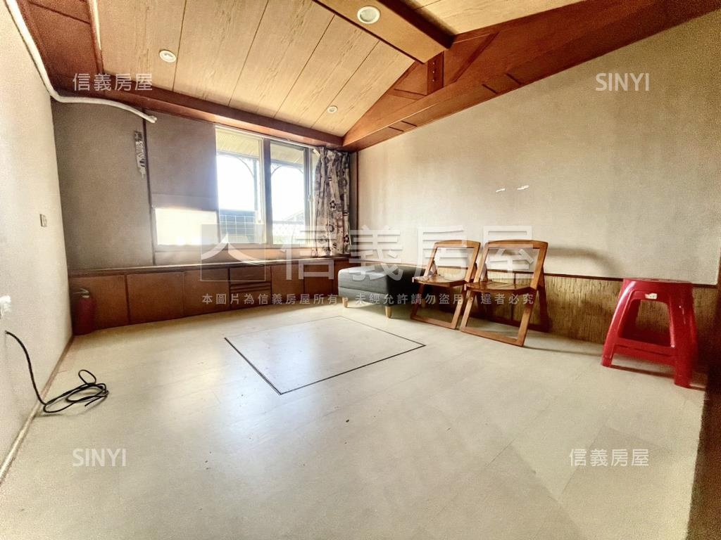 商五近捷運和輕軌三房房屋室內格局與周邊環境