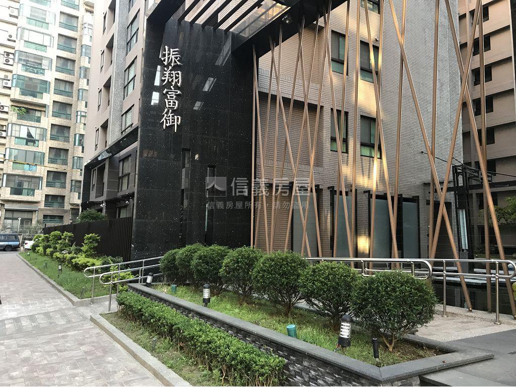 專任★富御高樓露台戶★房屋室內格局與周邊環境