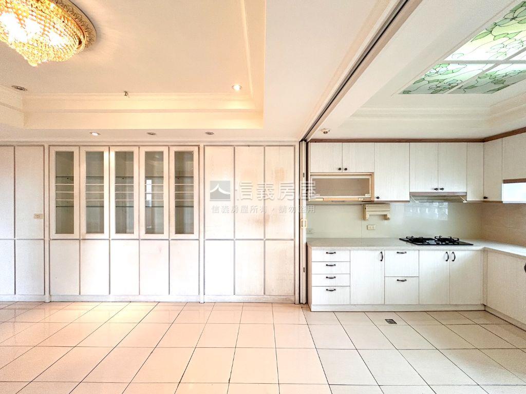 大直香檳。遠眺河景１０１房屋室內格局與周邊環境