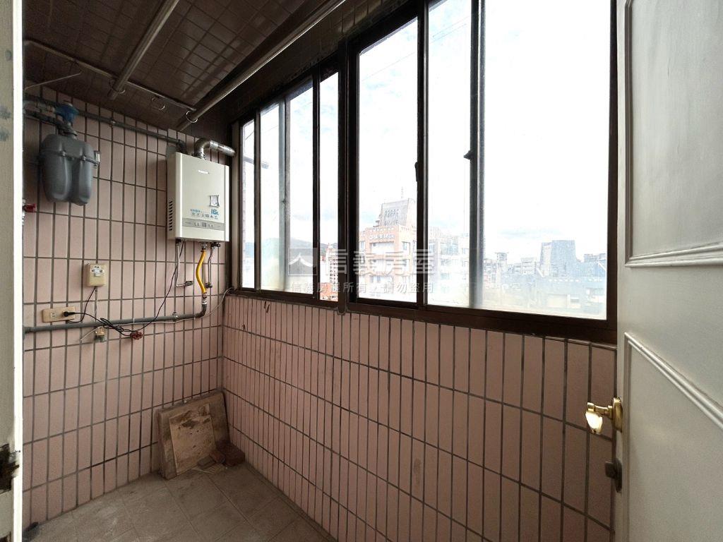 大直香檳。遠眺河景１０１房屋室內格局與周邊環境