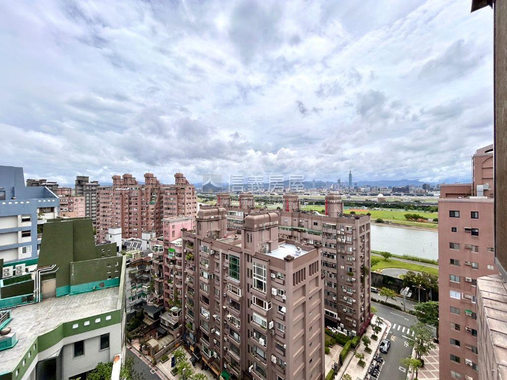 大直香檳。遠眺河景１０１房屋室內格局與周邊環境