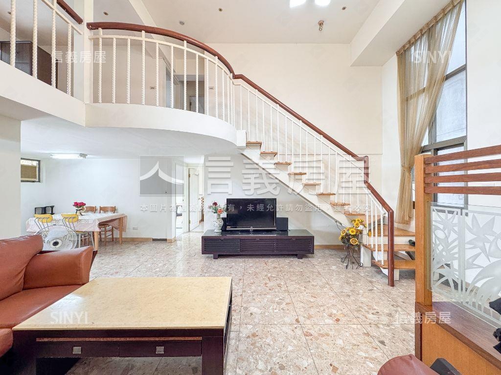 近捷運大空間視野戶附車位房屋室內格局與周邊環境