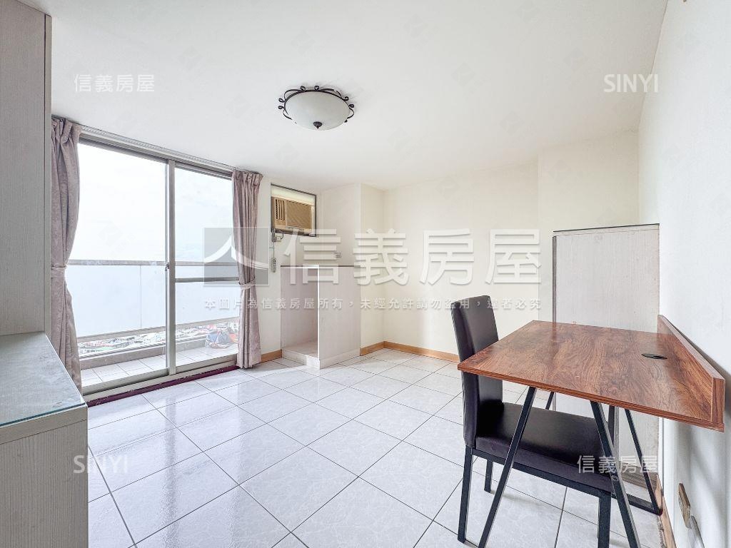 近捷運大空間視野戶附車位房屋室內格局與周邊環境