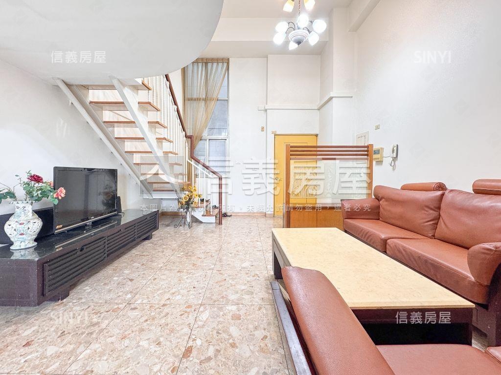 近捷運大空間視野戶附車位房屋室內格局與周邊環境